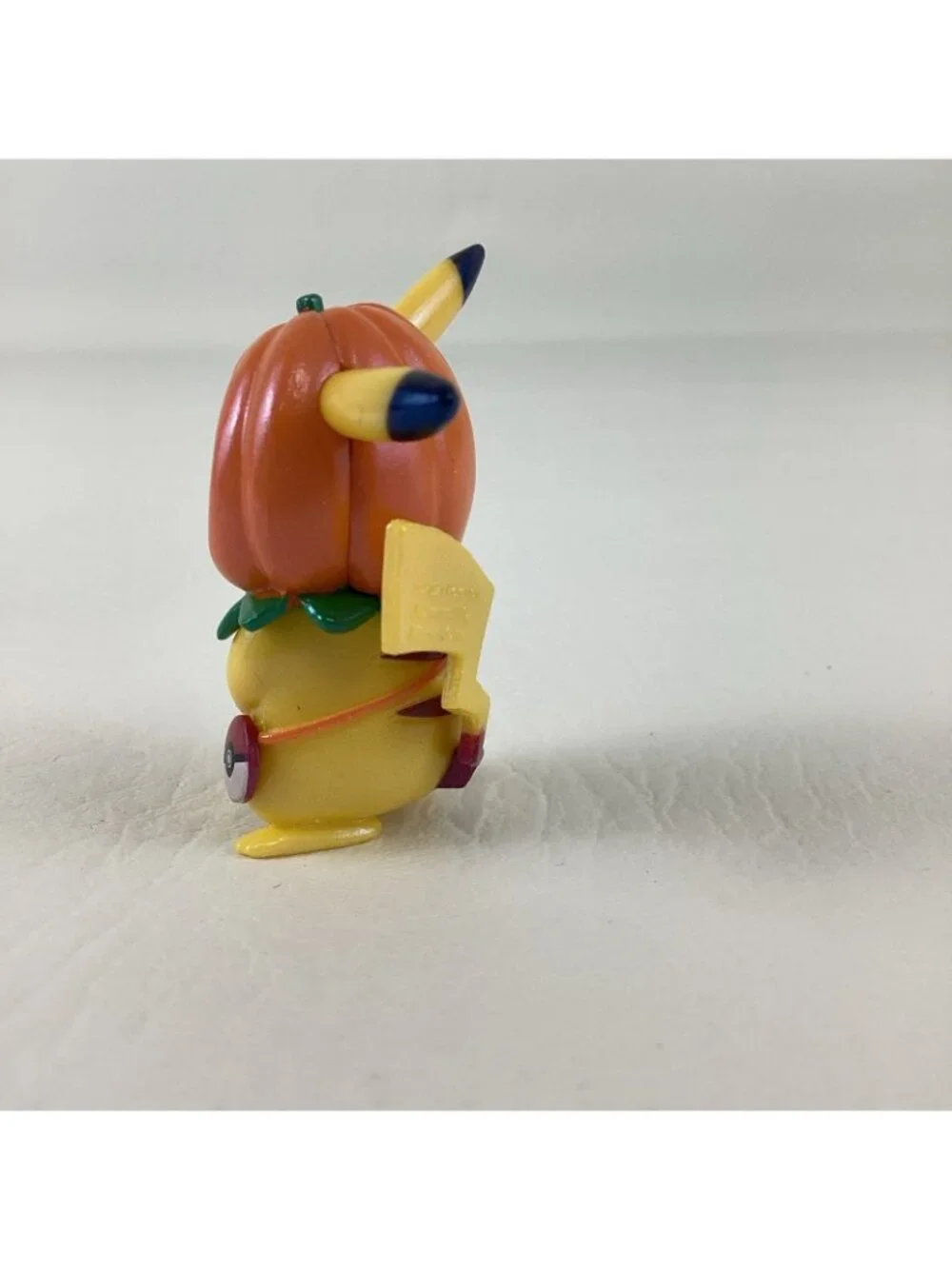 Wicked Cool Toys Litwick Pikachu Halloween Pokemon Battle Figures Toy 2020